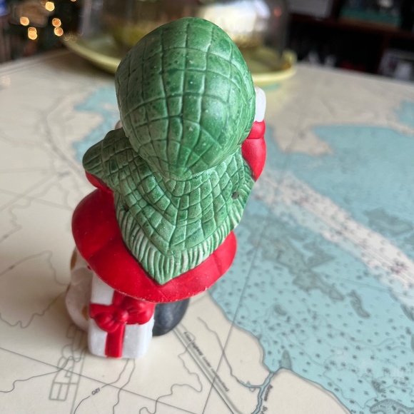 Vintage JASCO Carolling Girl PotPourri / Pomander Holder - Picture 4 of 7